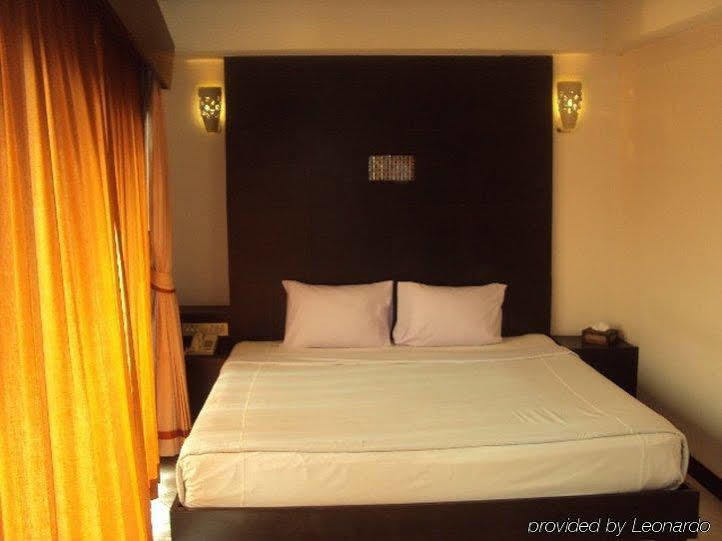 Oyo 447 Royal Express Hua Hin Hotel Exterior foto